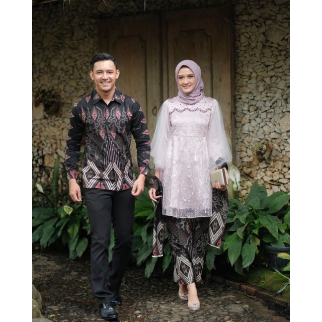 Batik Couple Kebaya Modern Kebaya Tunangan Lamaran Baju Wisuda Batik Brukat Terbaru-5