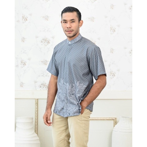 Gavin Shirt in Marble Asli Wearing Klamby