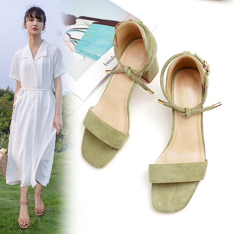 Sepatu Wanita Model Baru Sepatu Sandal Wanita Musim Panas Gaya Chanel dengan Hak Tebal Modis OL Muda