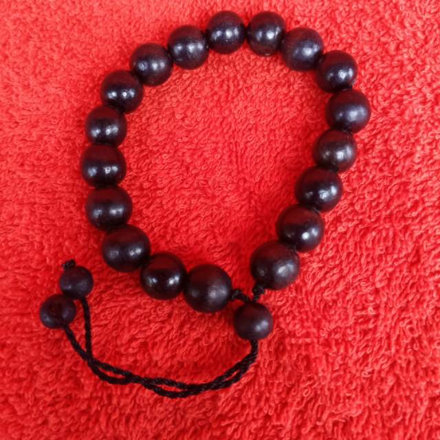 Gelang kayu gaharu .10 mm. Gelang gaharu 10 . mm .warna hitam