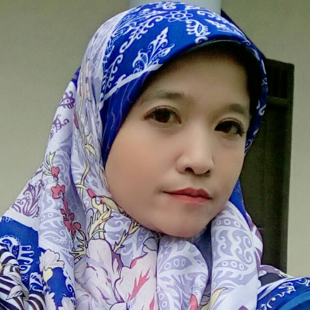 Jilbab segi empat corak