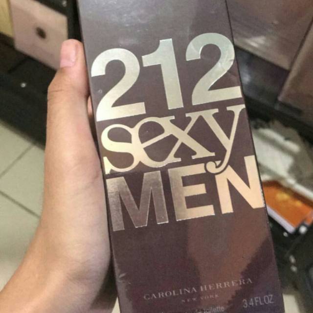 Parfum cowok 212 sexy man