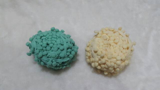 Renda pompom warna pastel