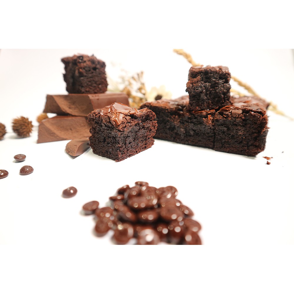 

SHINY CRUST FUDGY BROWNIES