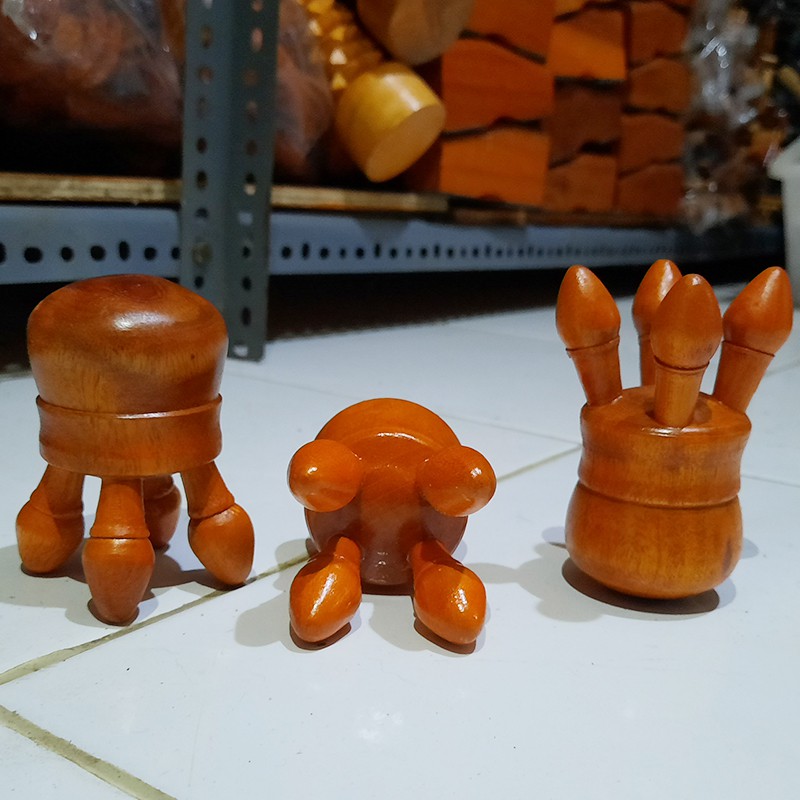 Alat Pijat Kayu Model Kaki 4 Alat Pijat Refleksi Untuk Kepala dan Punggung Alat Pijat Tradisional