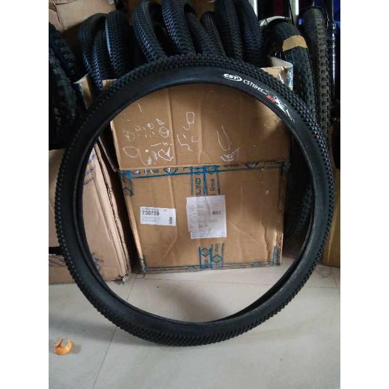 BAN LUAR CST 26 X 1.95