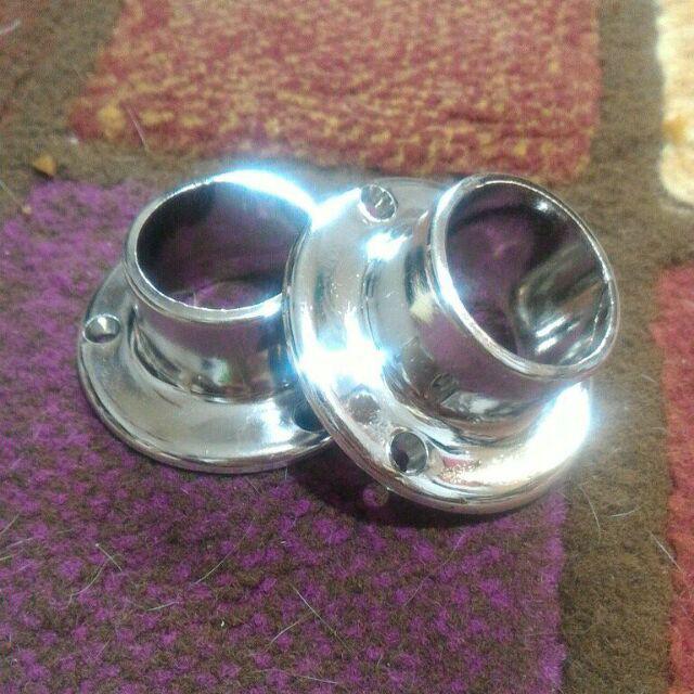 Bracket Plastik Chrome 1 / Kuping Gantungan Lemari Plastik Chrome Silver