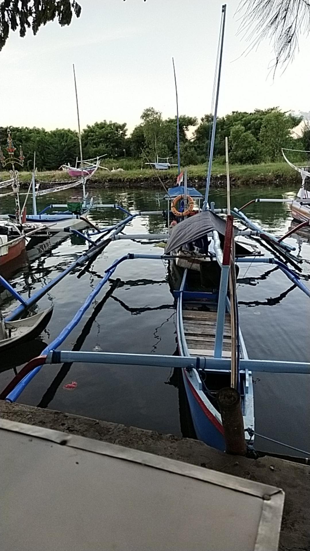 [1pcs] Gantungan Model Hook Perekat / Tempelan Dinding Transparan