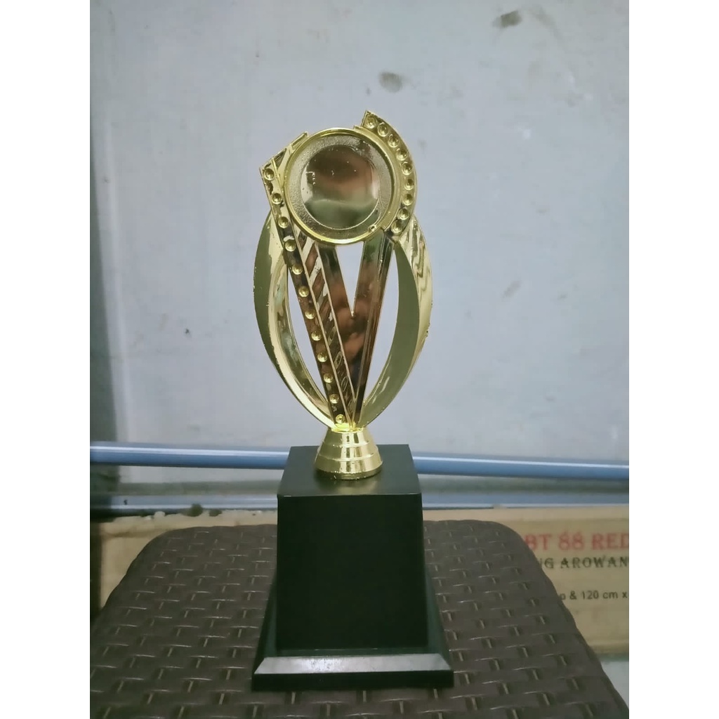 

PIALA MINI FIGUR04