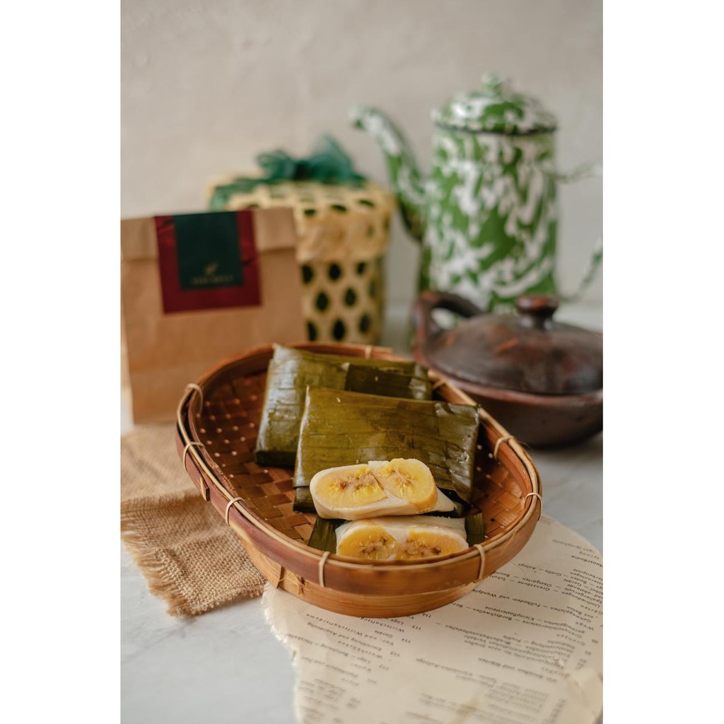 

SERUMPUN JAKARTA | KUE DAUN PISANG | BELI 1 PCS | SNACKS | MAKANAN RINGAN | GORENGAN | JAJANAN PASAR