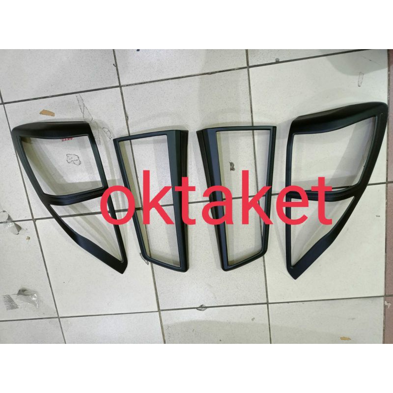 Garnish lampu belakang all new Innova 2016 2018 2022 gr sport Hitam  chrome Carbontivo jsl