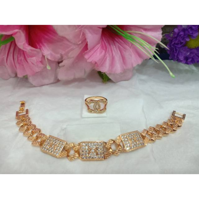 Gelang dan cincin Channel Permata Berlian