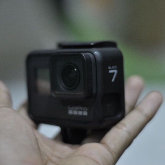 GoPro Hero 7 Black 12 mp 30 fps Hyper Smooth  2.0 Action Camera-1