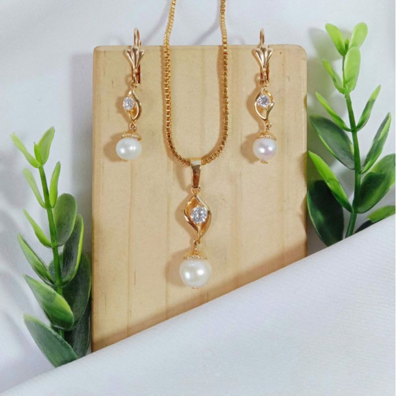 Set Perhiasan Mutiara Tawar Lombok/anting panjang