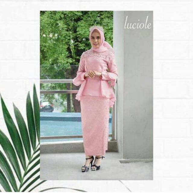 Luciola kebaya gaun wisuda hijab prawedding akad nikah gown fashion show kontes