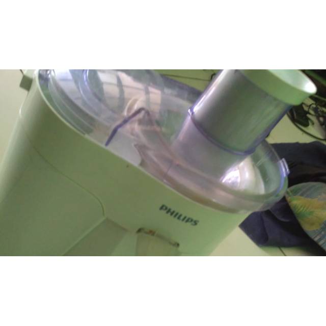 Blender juicer Philips HR1810 bisa parut kelapa