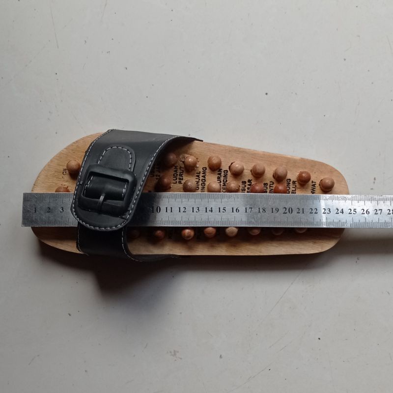 Sandal Rematik Kesehatan Refleksi Kayu