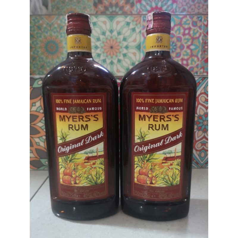 Botol bekas miras Myers's Rum