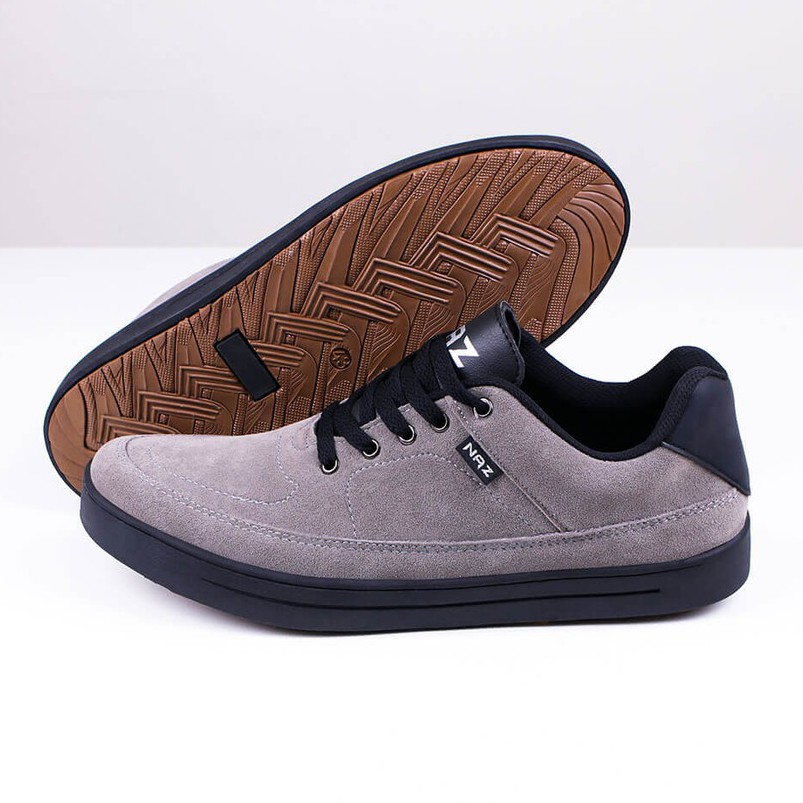 Sepatu Sneakers Pria Kasual Sneaker Chester