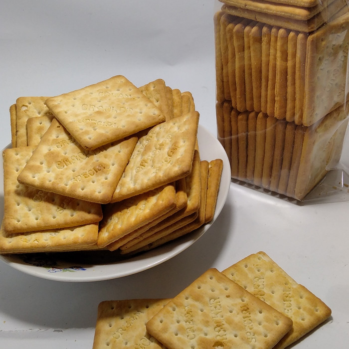 BISKUIT CREAM CRACKERS / BISKUIT GABIN / GABIN TAWAR 500 GR