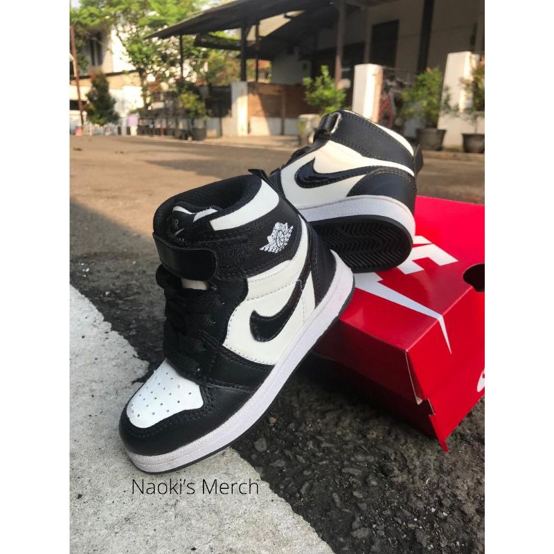 SEPATU ANAK  JORDAN HITAM PUTIH /SEPATU BERMAIN ANAK ANAK UNISEX