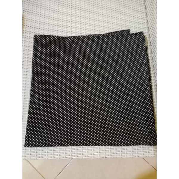 HIJAB SEGI EMPAT MOTIF POLKADOT HITAM