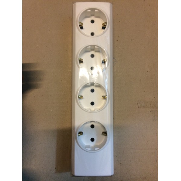 stop kontak 4 lubang broco / multiple socket outlets / 15340