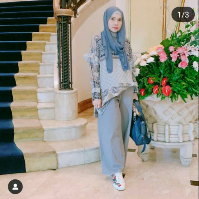 NEW magi top silver ria miranda