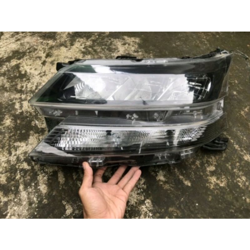 lampu depan avanza atau xenia 2020 original copotan