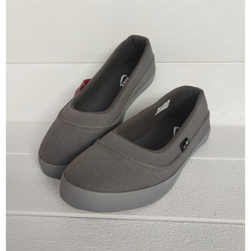 SEPATU WANITA SLIP ON ABU ABU.SEPATU SLIP ON.SEPATU WANITA.SEPATU FLAT.SEPATU SANTAI.SEPATU KERJA.SEPATU UNIK.SEPATU BALERINA.SEPATU MURAH BERKUALITAS