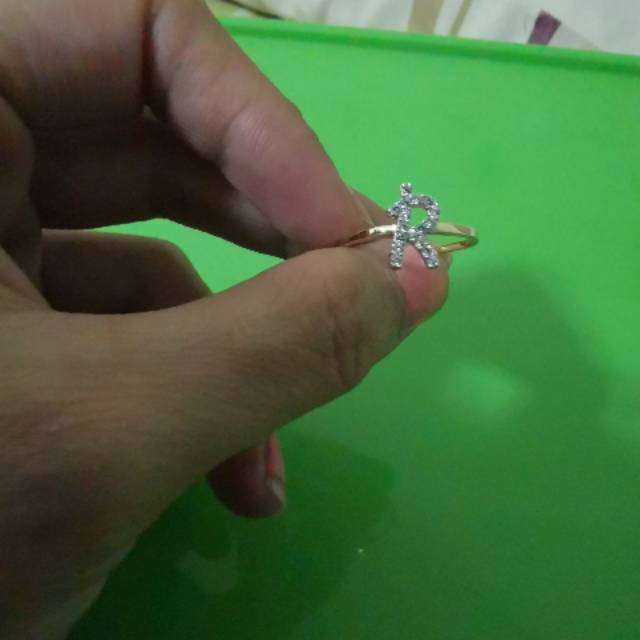 Cincin alpha star kadar 375 huruf R UBS