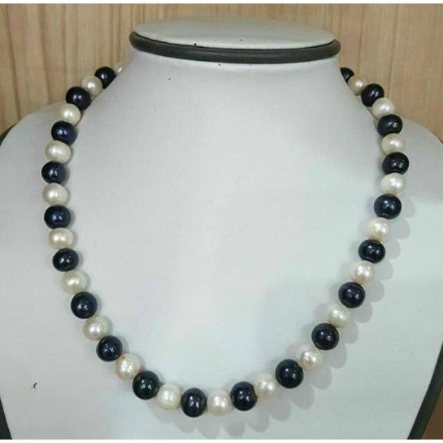 Kalung Mutiara Air Tawar kombinasi Hitam-Putih | Mutiara Lombok | Mutiara Asli