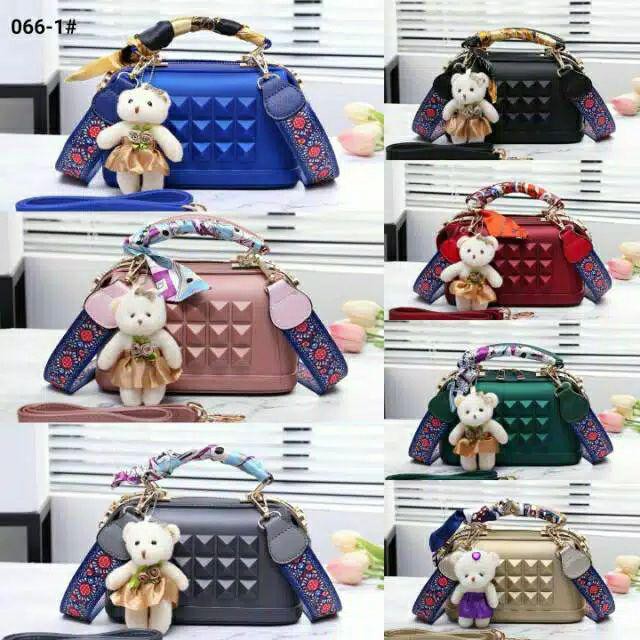 LB 413 Doctor Jelly Studded 066-1 Free Gantung Boneka + 2