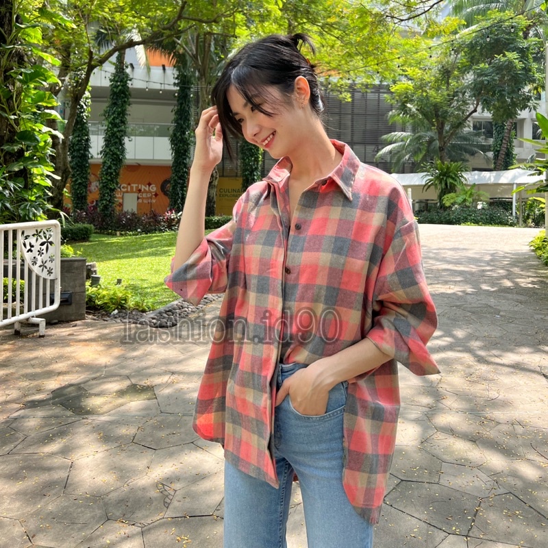 KEMEJA FLANEL WANITA TERBARU / KEMEJA KOTAK FLANEL OVERSIZE JUMBO KOREA KEKINIAN 4005