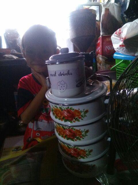 Ideal Rantang Makan Enamel Susun 4 Diameter 24 Cm