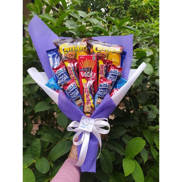 Buket ungu/ murah/ paket/bingkisan Snack Ulang Tahun/Ultah/ Wisuda/Kado/Hadiah/ ANNIVERSARY / CEWE