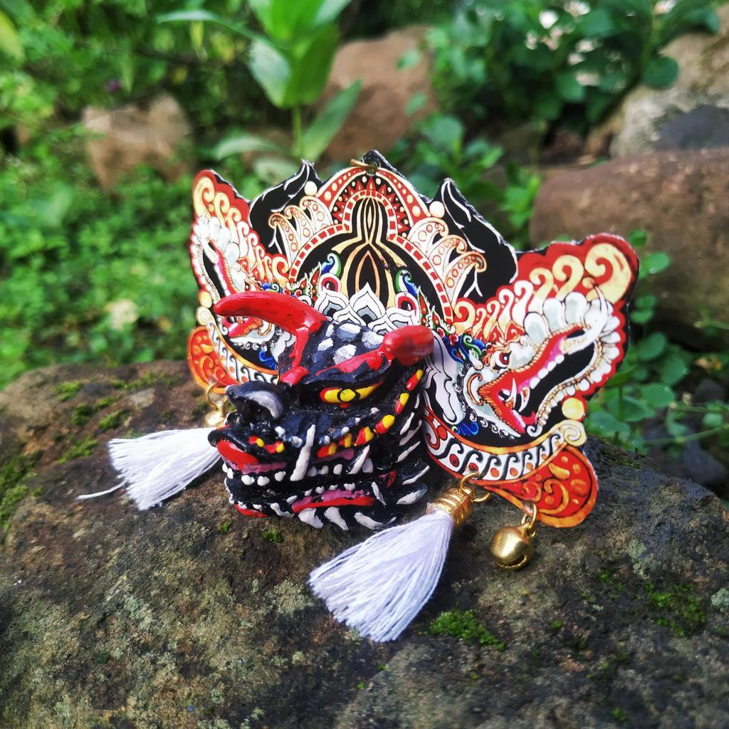 Miniatur Barongan devil putih Bertanduk Bahan Resin