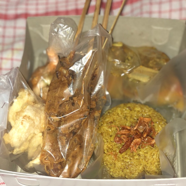 

Nasi kebuli “berkah aqiqah”