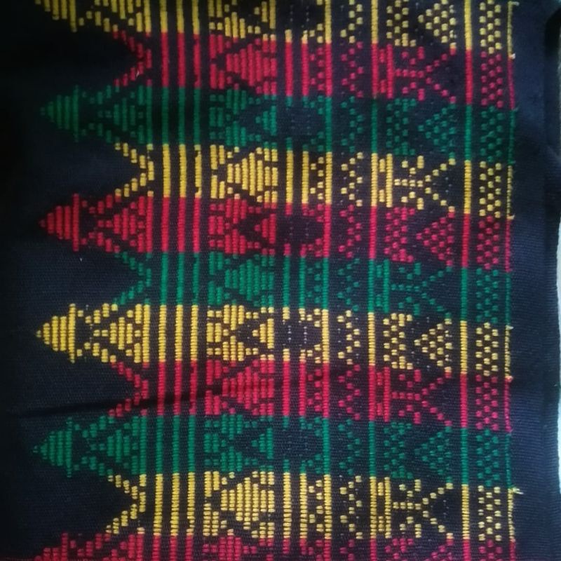 Kain tenun khas aceh pucuk reubong