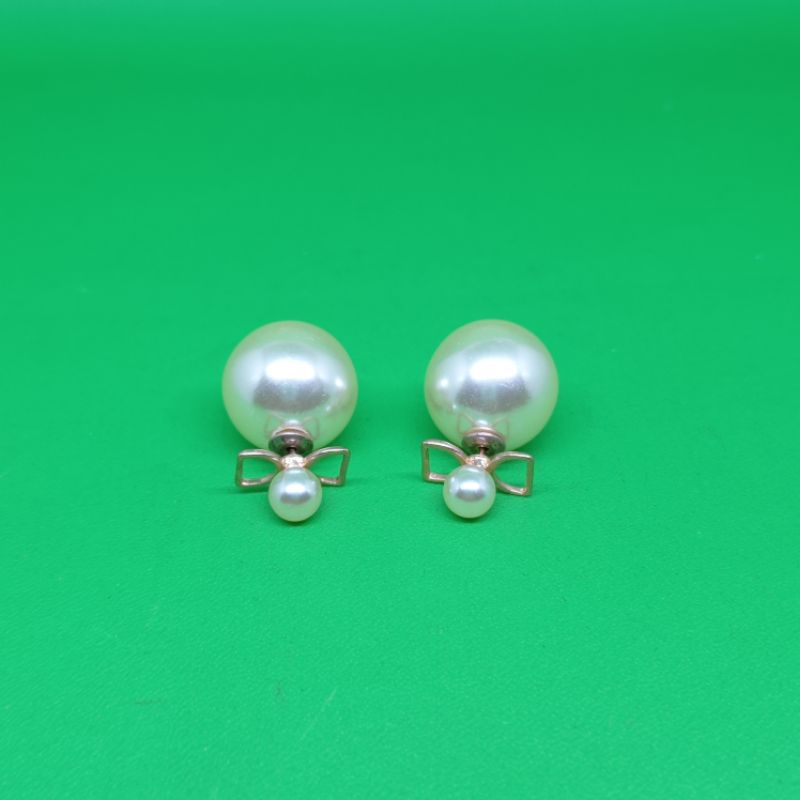 Anting wanita giwang vita belakang mutiara besar putih