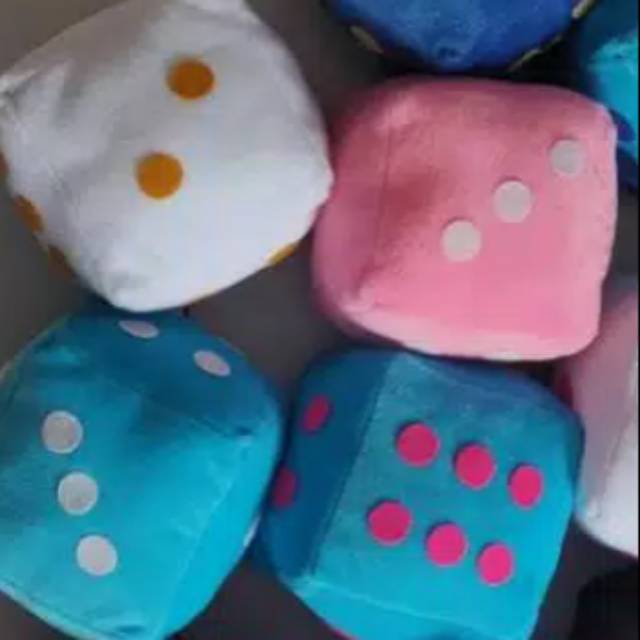 Bantal Boneka Dadu 15 x 15 x 15 cm