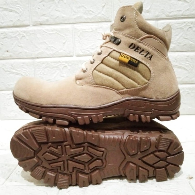 SEPATU SAFETY PRIA TINGGI 6INCI SEPATU PRIA UJUNG BESI