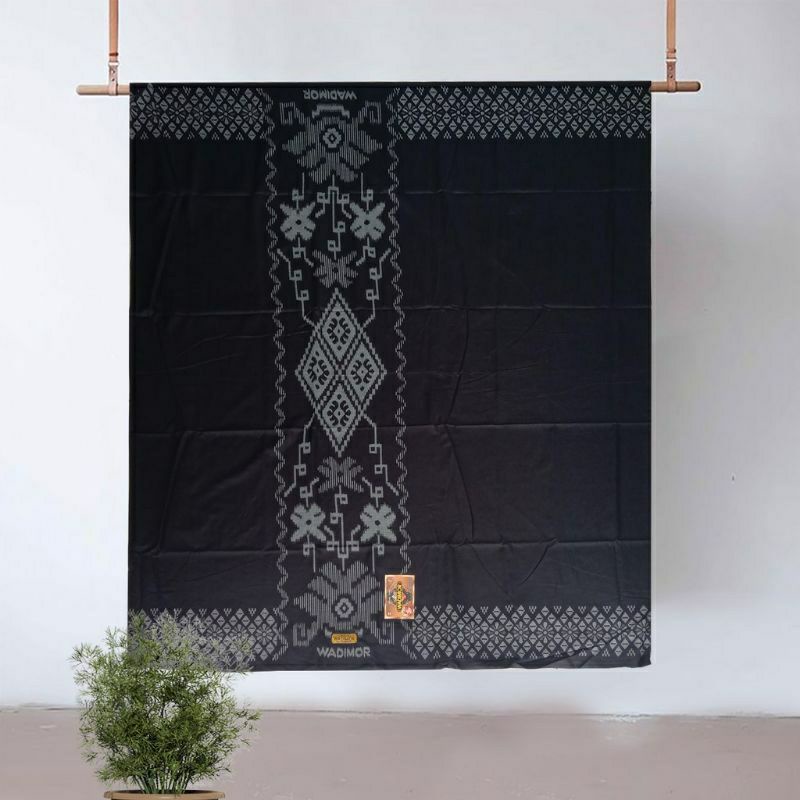 Sarung Wadimor Motif Bali 555 Hitam Serangam Warna Sarung Pria Tenun Songket Batik Premum Dewasa Cowok Sarung Seragam Hitam