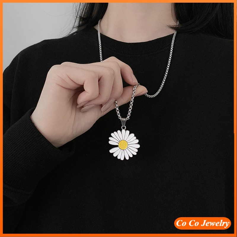 Kalung Rantai dengan Liontin Bunga Daisy Matahari Kecil Bahan Alloy untuk Wanita