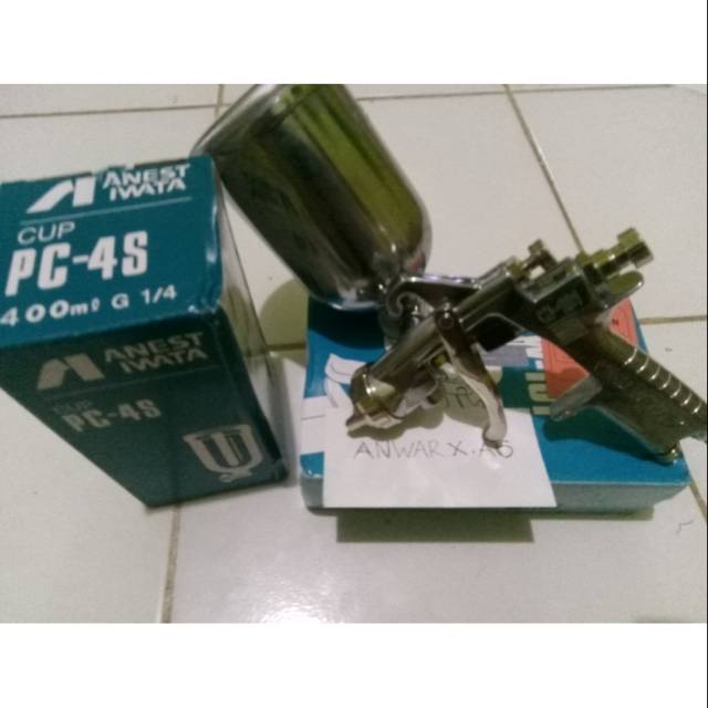 Spray gun Anest iwata W-101  Nozzel 1,3 tabung  400 ML.made in japan .untuk cat body kendaraan