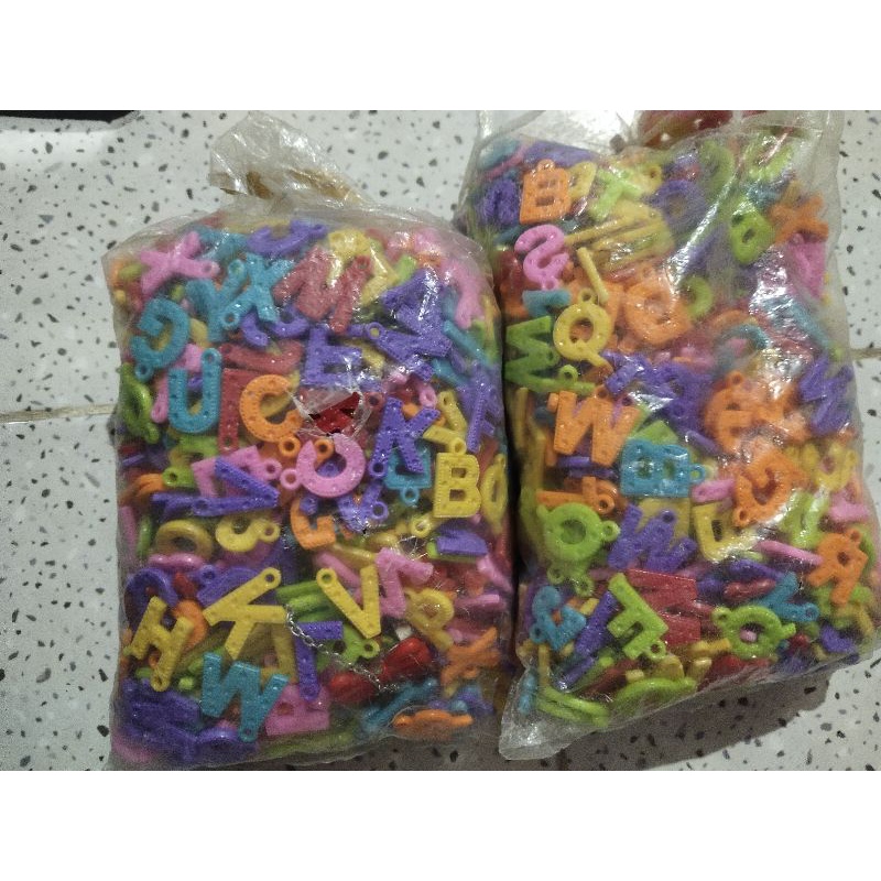 1 pon Mote huruf gantung besar Mote huruf warna parel huruf warna Charm huruf besar