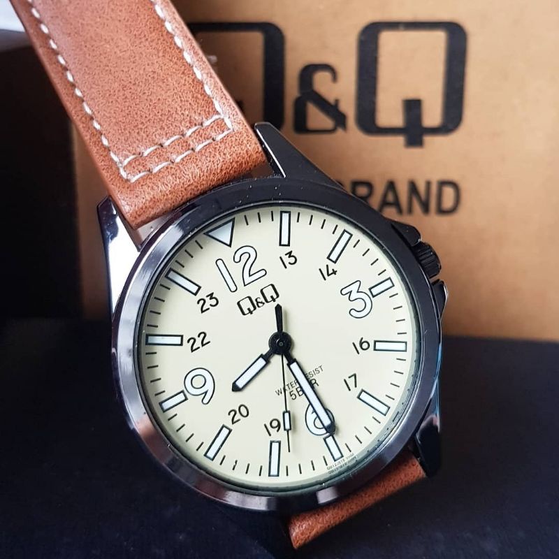 Jam Tangan Pria Q&Q QB 12 J326Y