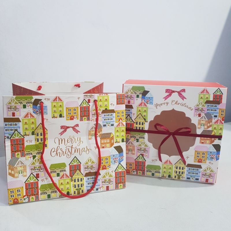 

box natal 5 pc. dus natal 5pc termasuk paper bag dan kartu