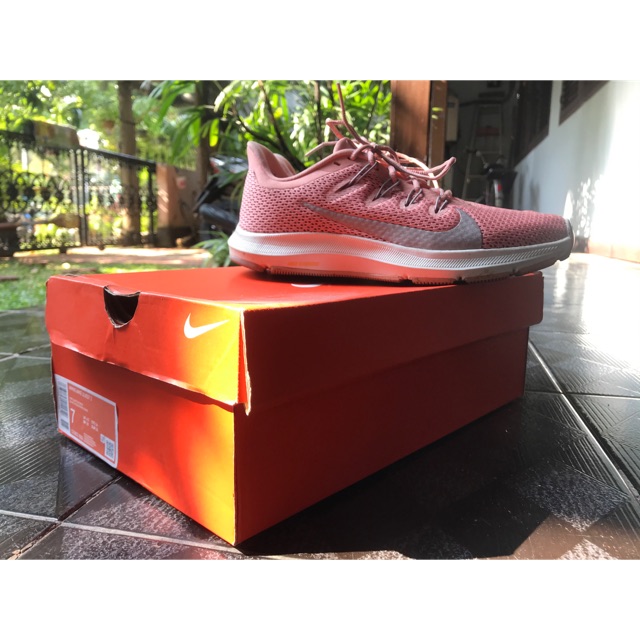 [Sold Out] Nike Running Quest 2 for Women Size 38