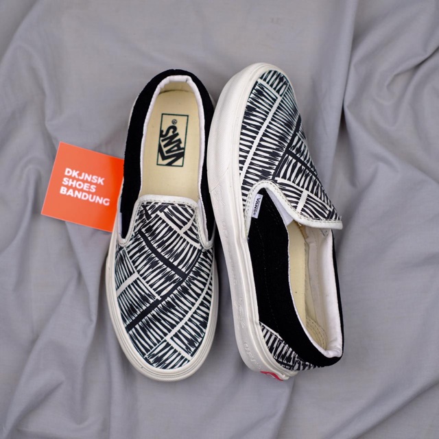 vans offspring herringbone price
